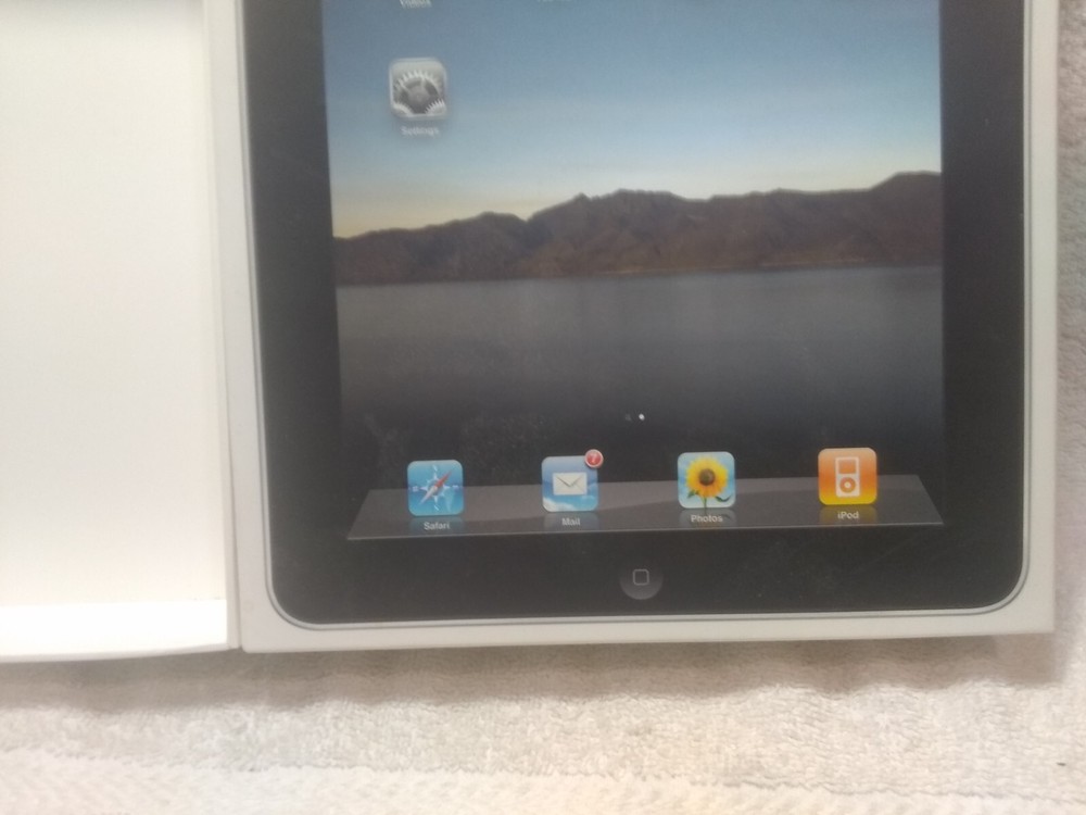 Apple iPad Box Only Model MC349LL/A Great Vintage Condition