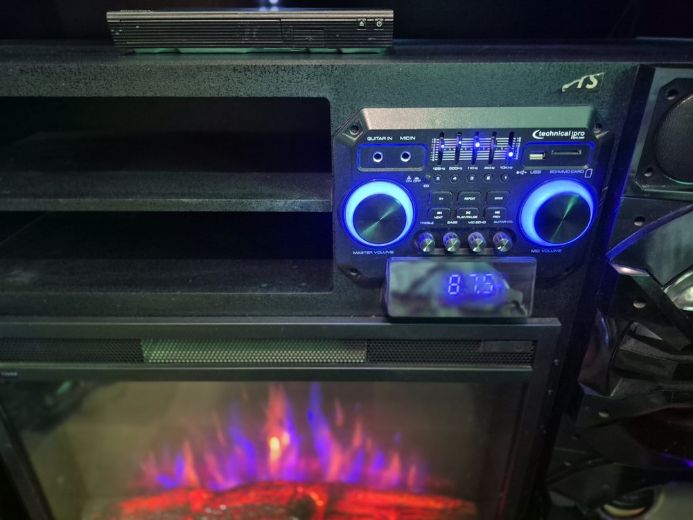 Technical Pro xFire 6.0 Channel Home Theater System LED Fireplace USB SD