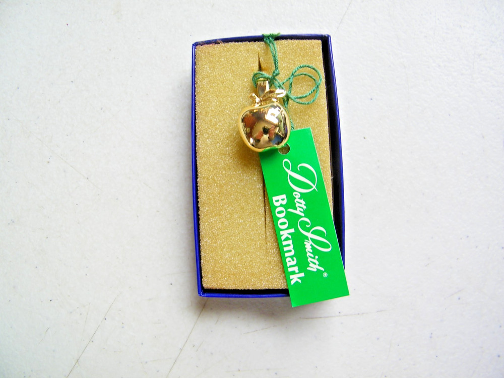Apple Bookmark by Dotty Smith New In Original Box