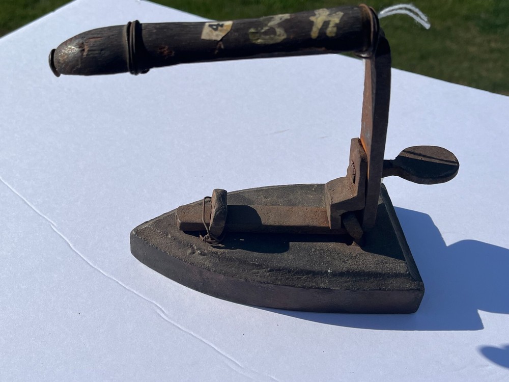 Antique Flat Iron Sad