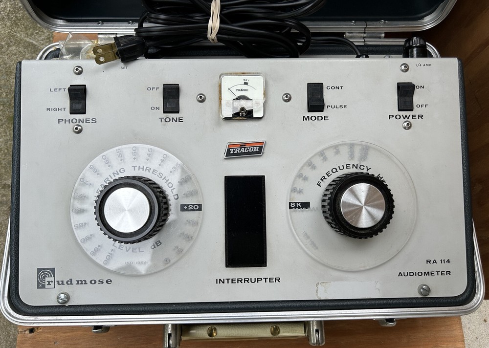 Tracor Rudmose Audiometer Hearing Testing RA-114 Powers On