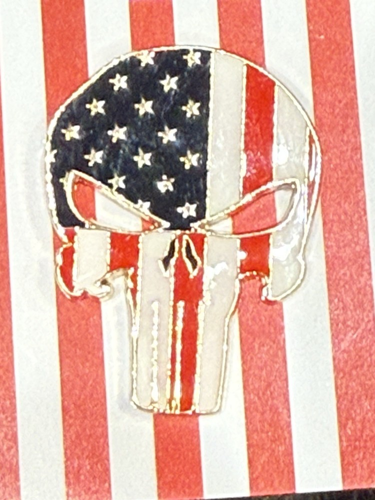 THE PUNISHER Red White Blue Skull Comic Book Button Pin Marvel Comics Superhero