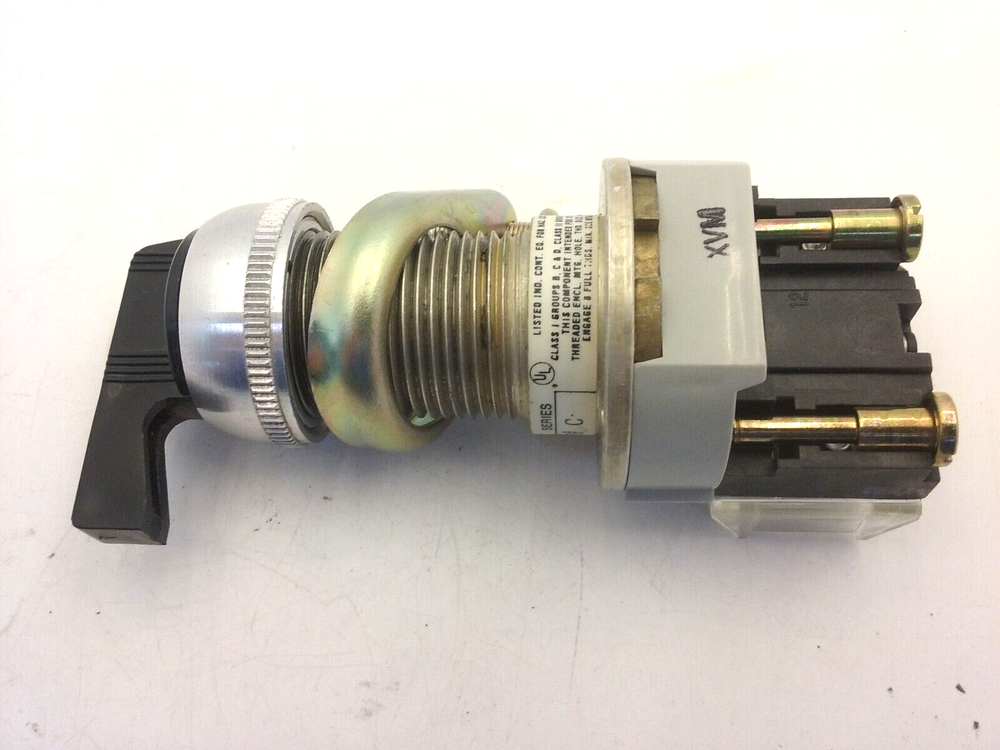 ALLEN BRADLEY 800H-JP17KU7 SELECTOR SWITCH OPERATOR 3 POS. MAINTAINED SERIES C