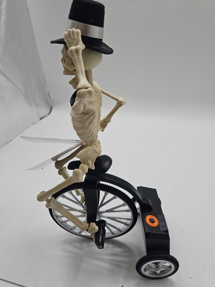 Animated Led Skeleton On Tricycle [79]
