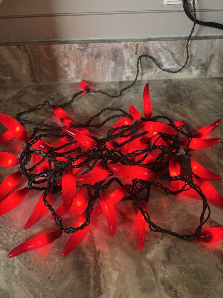23 Foot Lighted Red Hot Chilli Peppers