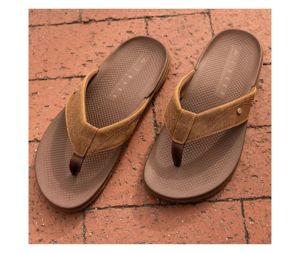 Reef Men's Phantom Lux Flip Flops Toffee Size 8-13