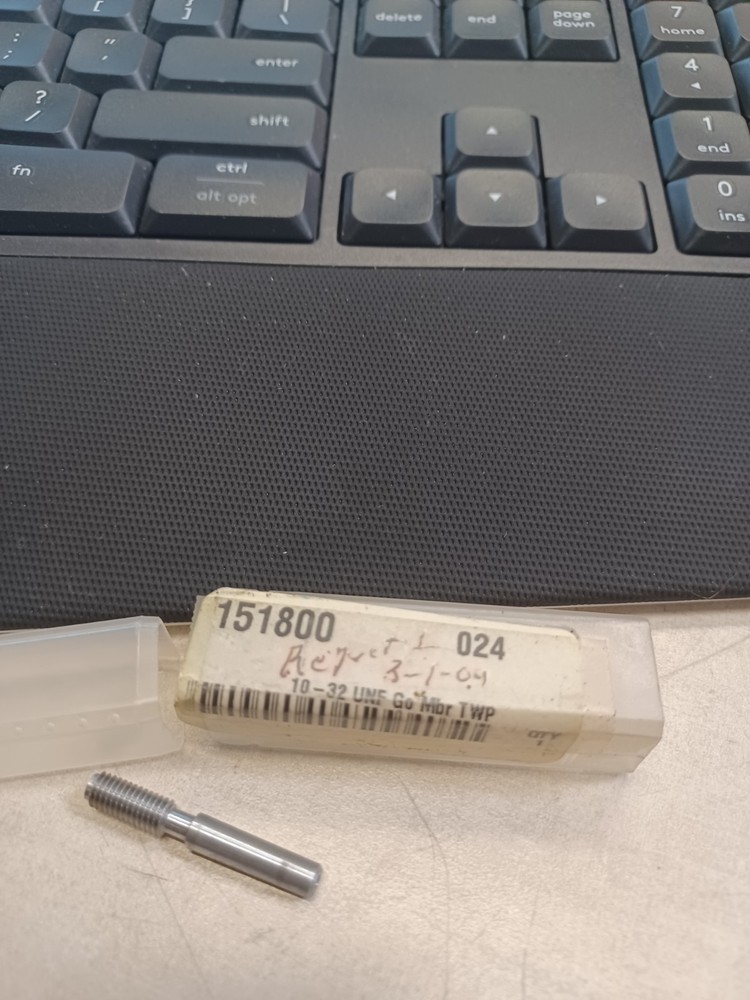 151800 10-32 UNF Go Mbr TWP Threaded Plug