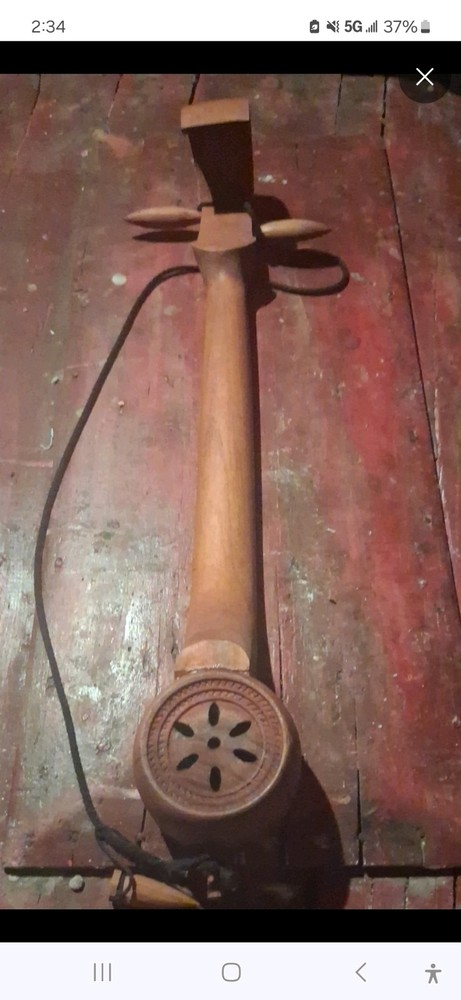 Chinese vintage 3 string guitar