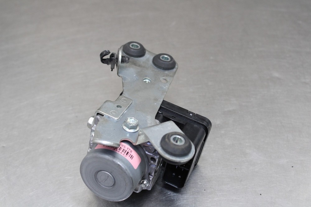 24-26 SUZUKI GSX-8R ABS PUMP UNIT MODULE