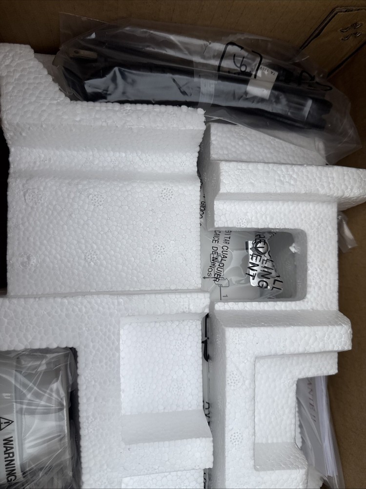 BROTHER CE-5000PRW Limited Ed. Project Runway Computerized Sewing Machine NEW