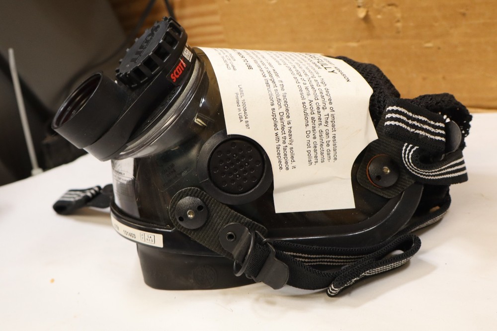 SCOTT 3M AV-2000 Full Face Respirator Mask