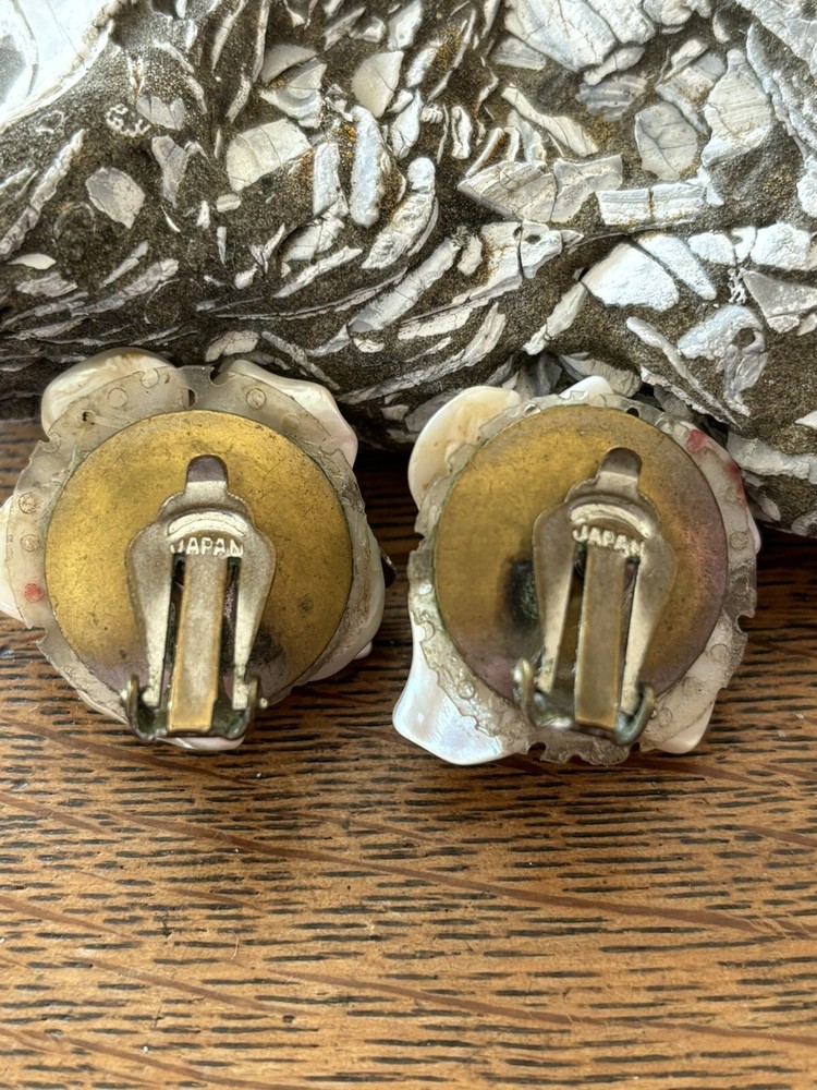 Vintage Japan Shell Earrings Cream Clip-On