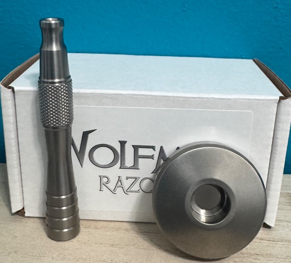 Wolfman Razors - Titanium Handle WRH7 & WRA1 Stand