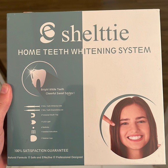 SHELTTIE Teeth Whitening Kit with LED Light