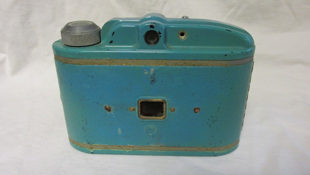 VINTAGE 1950s BEACON TWO TWENTY FIVE CAMERA