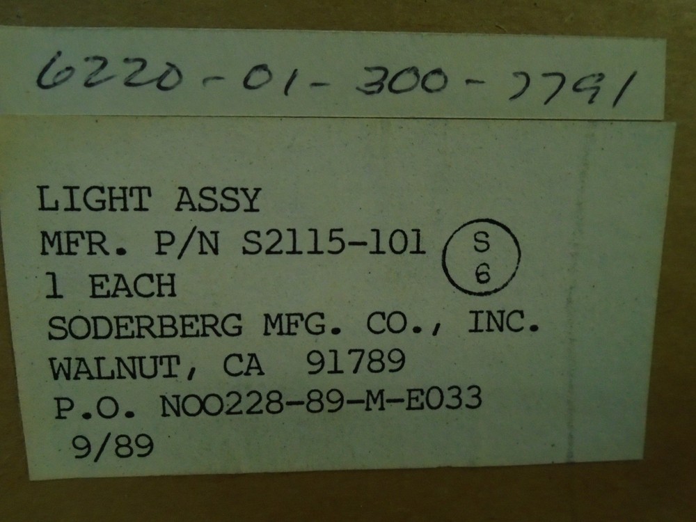 1 EA NOS SODERBERG NAVIGATIONAL LIGHT ASSY FOR VARIOUS AIRCRAFT P/N: S2115-101