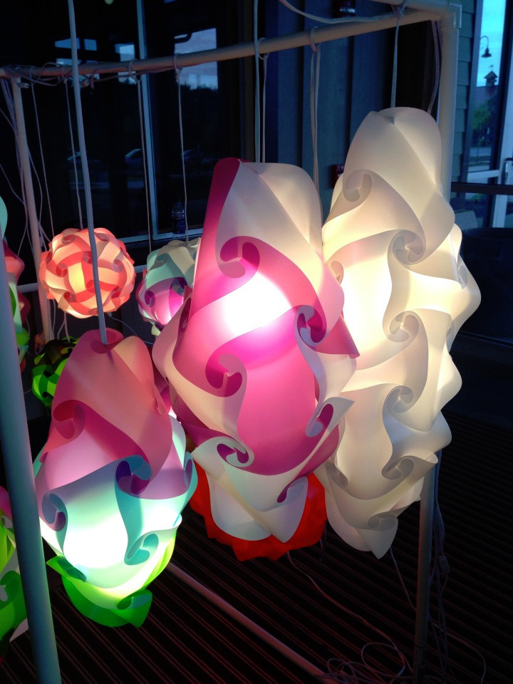 **INCLUDES THE CORD***New Designs IQ Light, Infinity Light, Puzzle Light. 30 PC