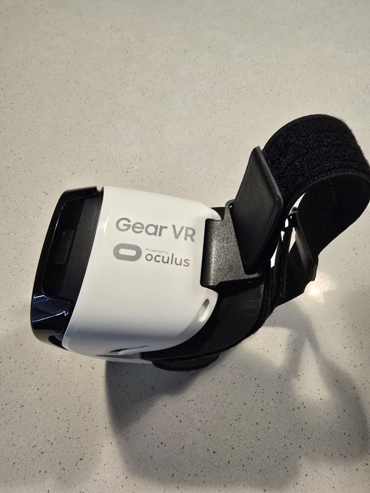 Samsung Gear VR Headset