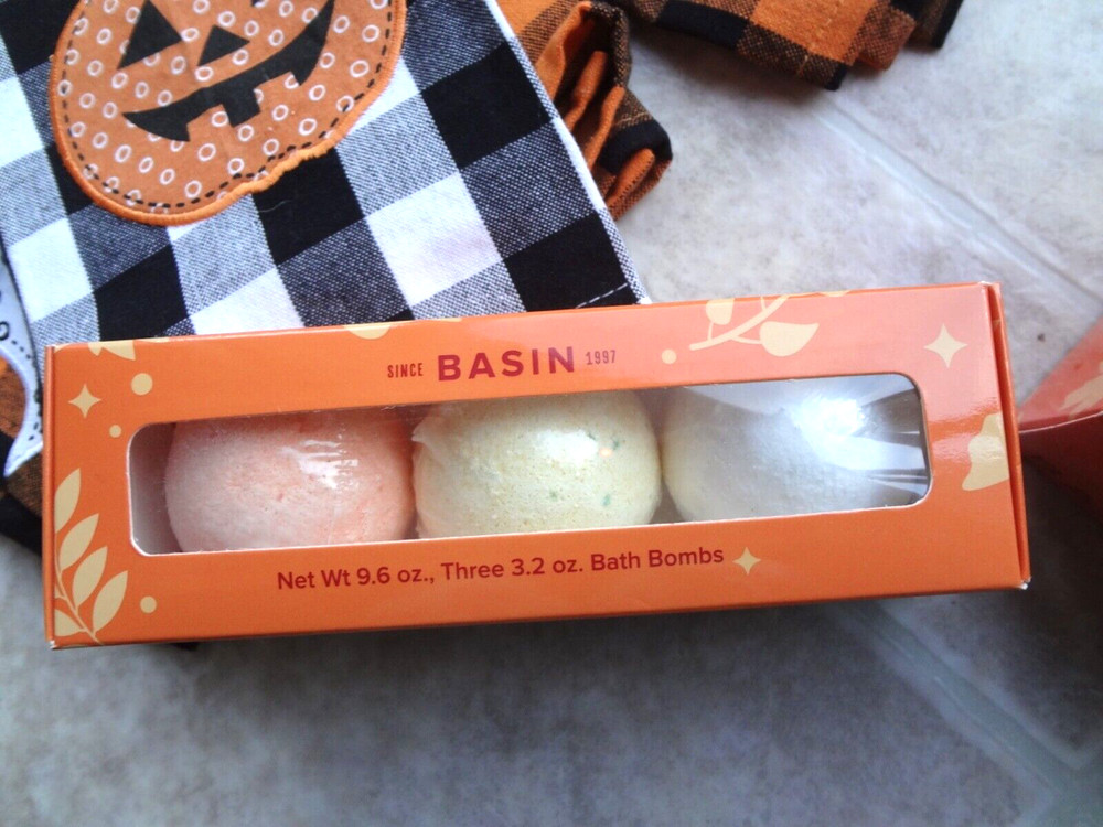 Basin Halloween Bath Bomb Set & Extra More