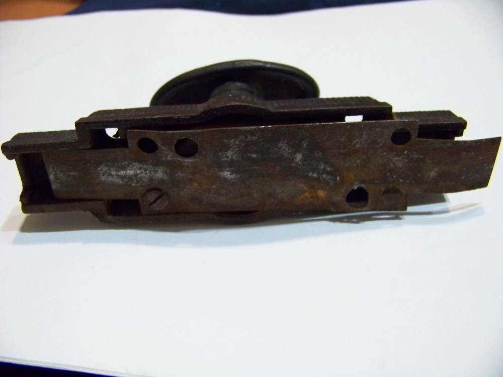 Vintage cast Iron Art Deco knob latch flower leaf pattern Hardware