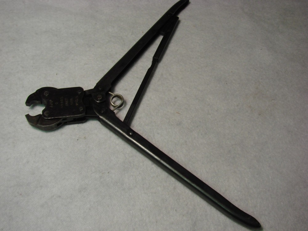 AMP Ratcheting Crimping Tool 69671