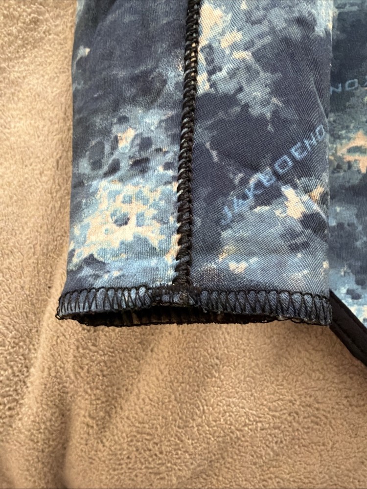 Nautilus spearfishing wetsuit jacket in a blue camouflage pattern Small