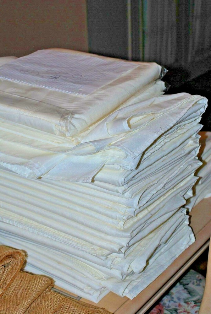 Tablecloth 108" Round For 4 Foot Round Table ~ 100% Poly ~ Ivory ~ Used Once !