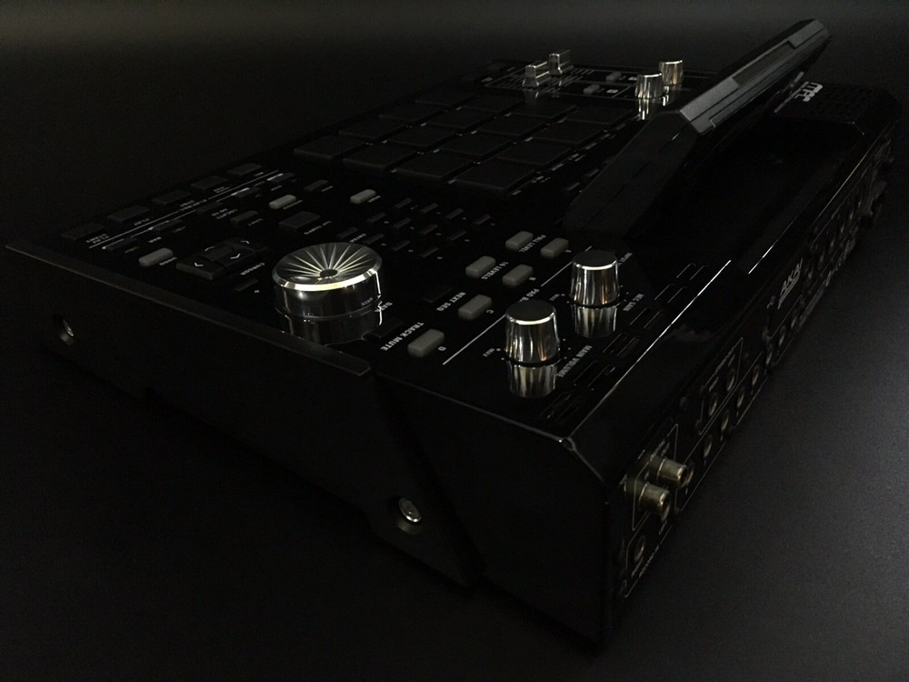 AKAI MPC 2500  CARLOBRONSON CUSTOM