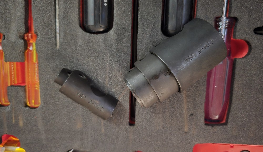 TK-105 A/G Kippertool Military Electronic System Tool Kit in Wilson case