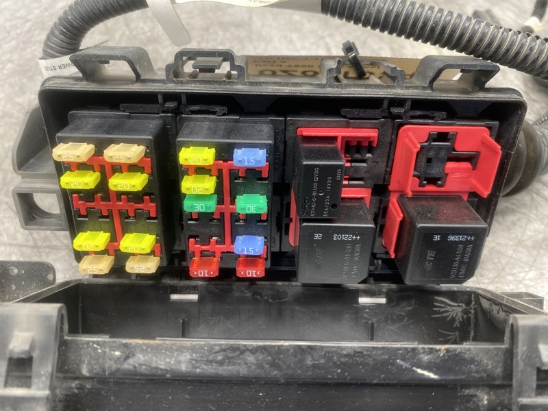 Kenworth T800 Fuse Panel (628-10948)