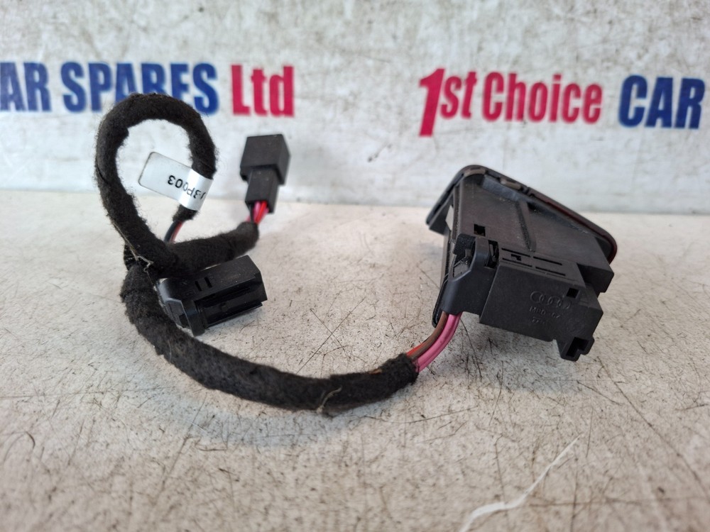 AUDI A4 A5 HAZARD WARNING LIGHT SWITCH 8K2 941 509 A