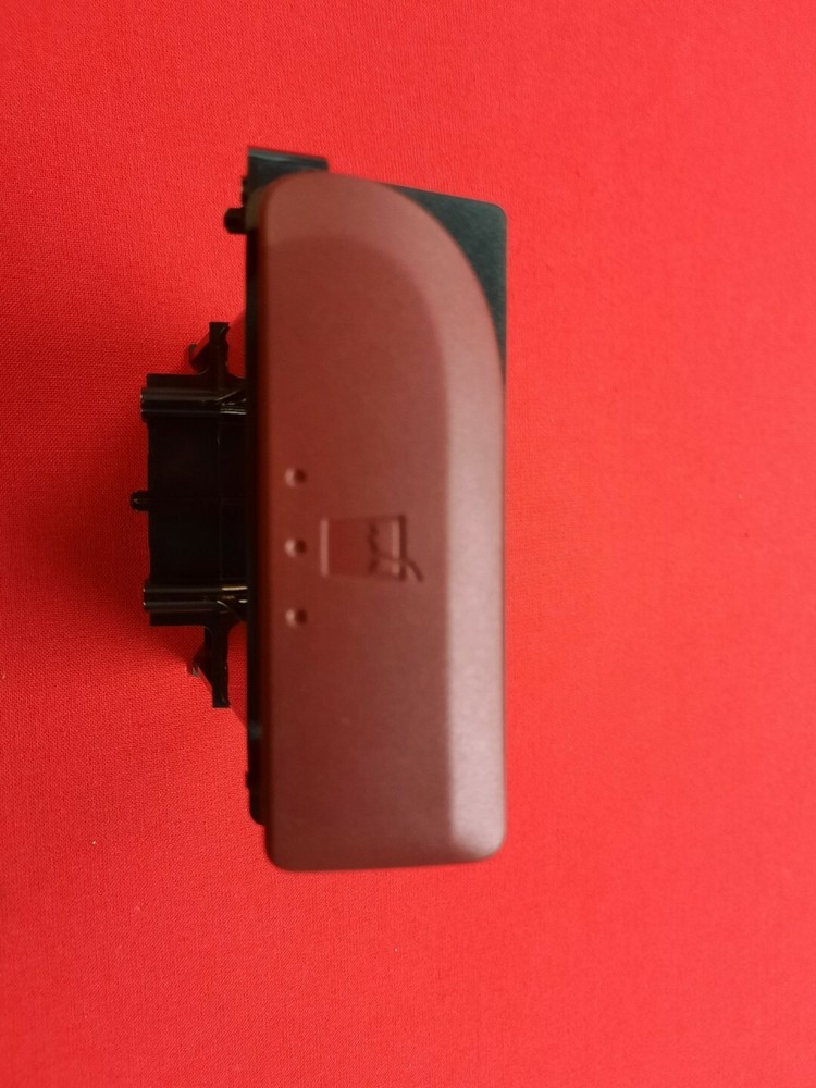 MITSUBISHI I DASH CUP HOLDER PASSENGER SIDE 2008