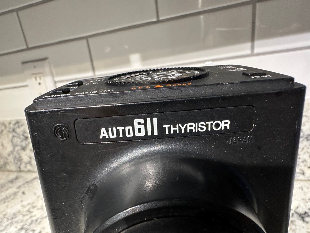 SUNPAK AUTO 611 Thyristor Handle Mount Flash w/Power Supply & Diffuser Tested