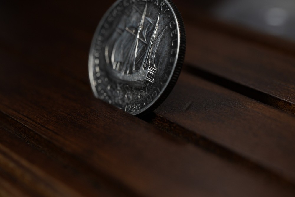 1920 Silver Pilgrim Commemorative Coin Tercentenary Celebration Half Dollar