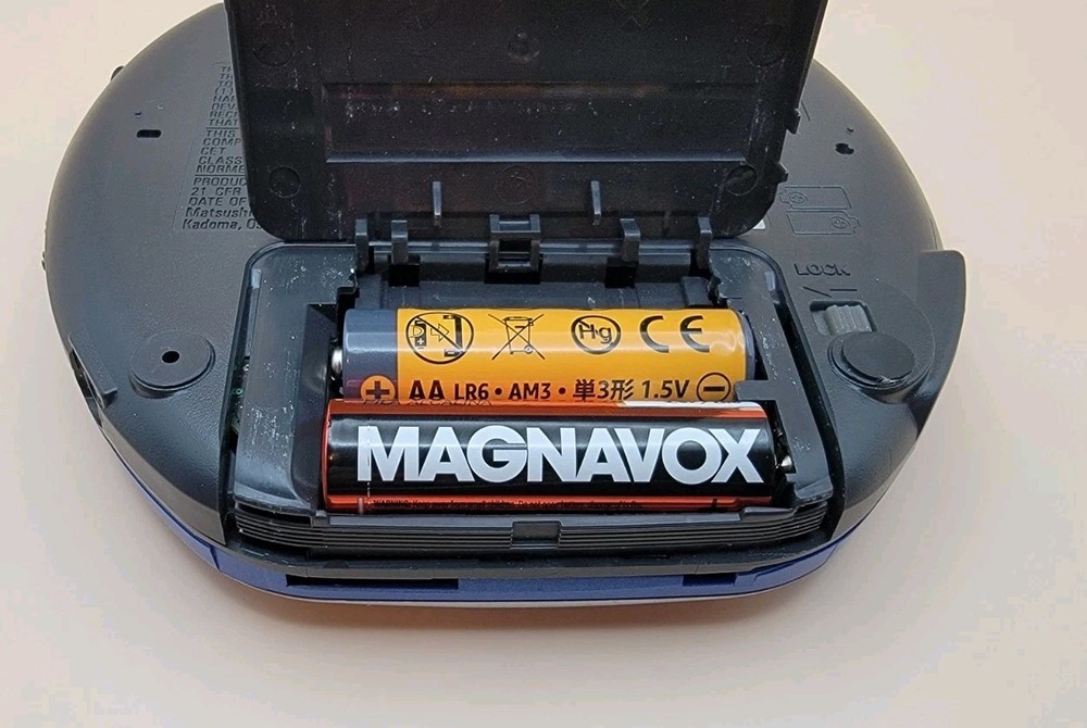 *READ DESCRIPTION*Panasonic SL-CT480 CD Player 40 Sec Anti-Skip System - Blue