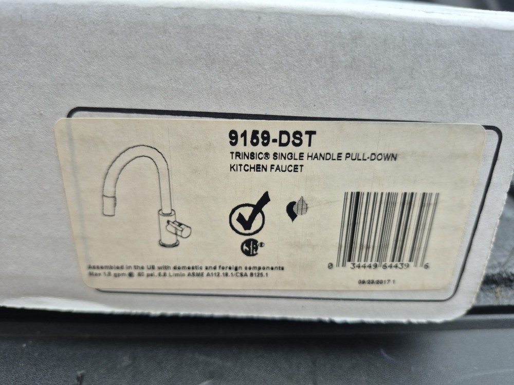 Delta 9159-DST Trinsic Pull-Down Kitchen Faucet, Chrome. NEW