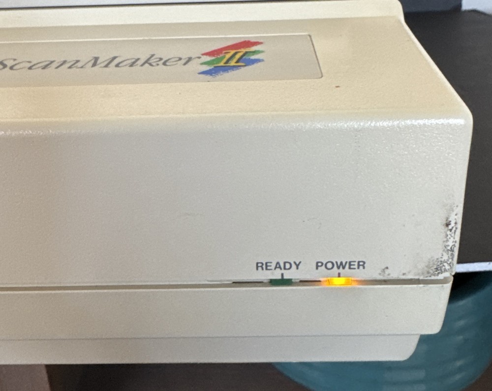 Microtek Scanner Flatbed MRS-600Z With SCSI Interface And Power Cord Powers On