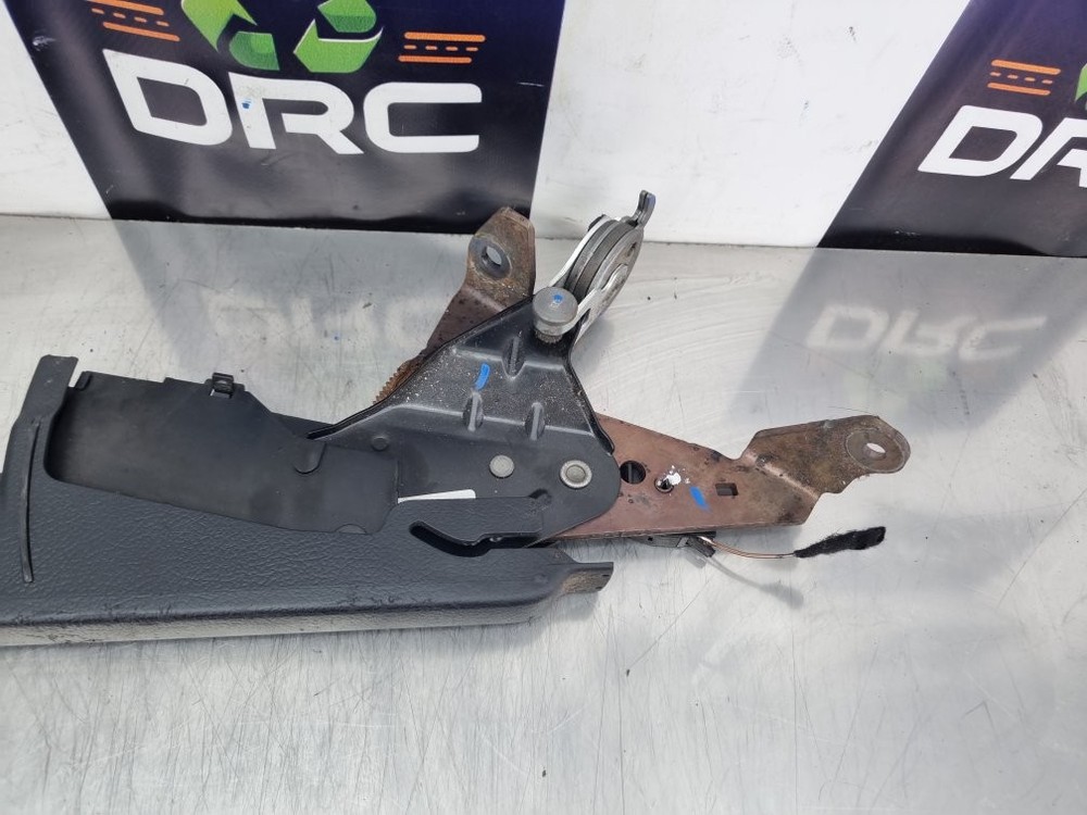 AUDI A4 B7 2004-2008 HAND BRAKE LEVER PULL