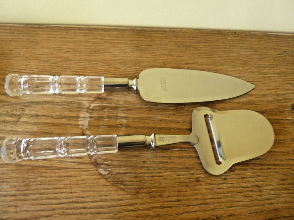 Mirage Hostess Helper Serving Set by Robinson Acrylic Handle Cake~Cheese Slicer