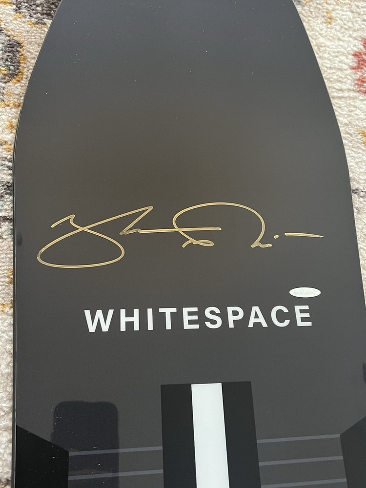 Shaun white Pro Black 150 WHITE SPACE Autographed Snowboard
