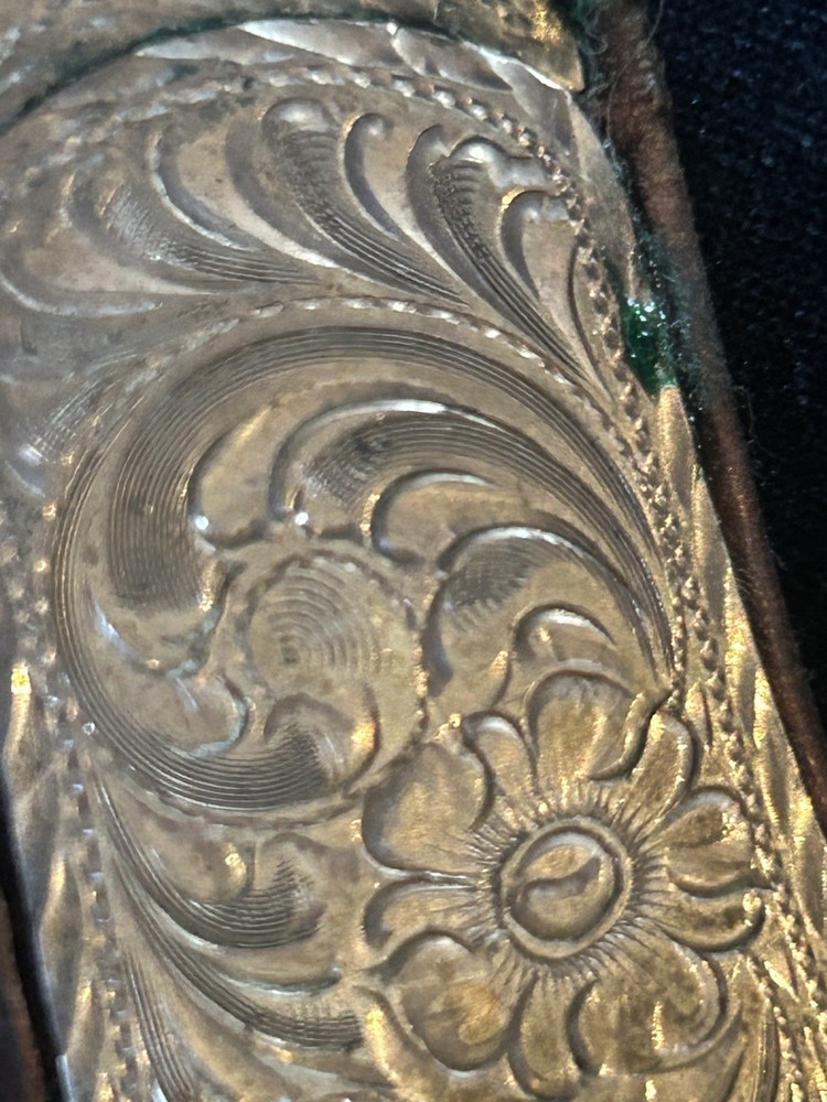 Tool silver and leather Equestrian breast collar