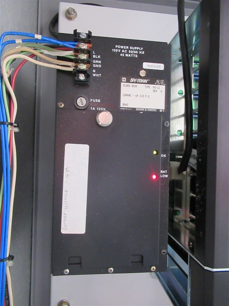 Square D Sy/Max Class 8030 Type PS-11 Programmable Controller HRK-100 Rack Unit