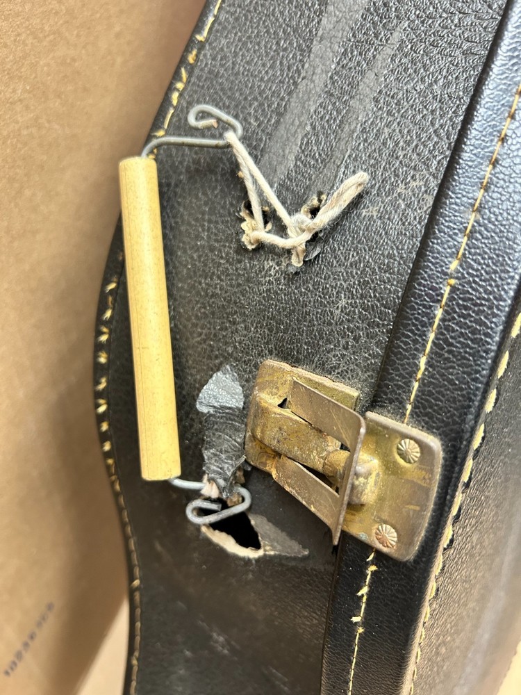 Yamaha G85A Classical Guitar with case (read description)