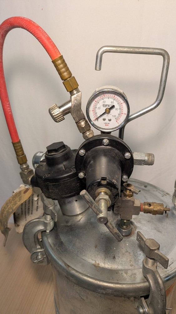 BINKS PAINT SPRAY PRESSURE POT TANK