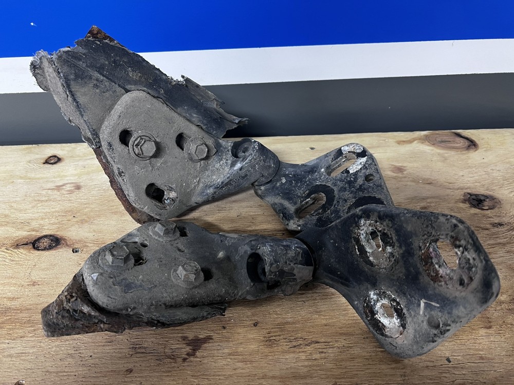 Ford Ltl 9000 Hood Hinge