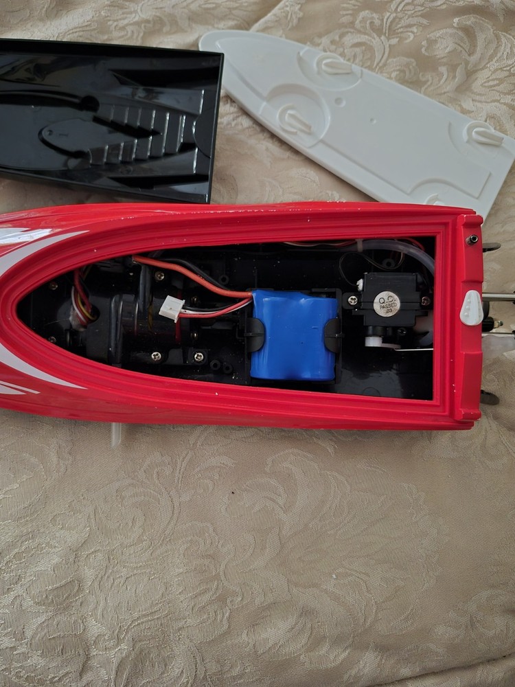 DEERC RC HIGH SPEED BOAT, NO REMOTE CONTROL