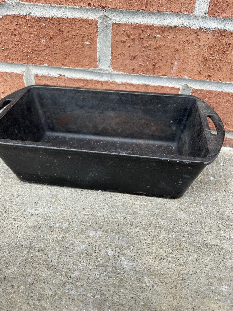 Lodge Cast Iron Loaf Pan Bread Baking Mold Vintage USA Bakeware