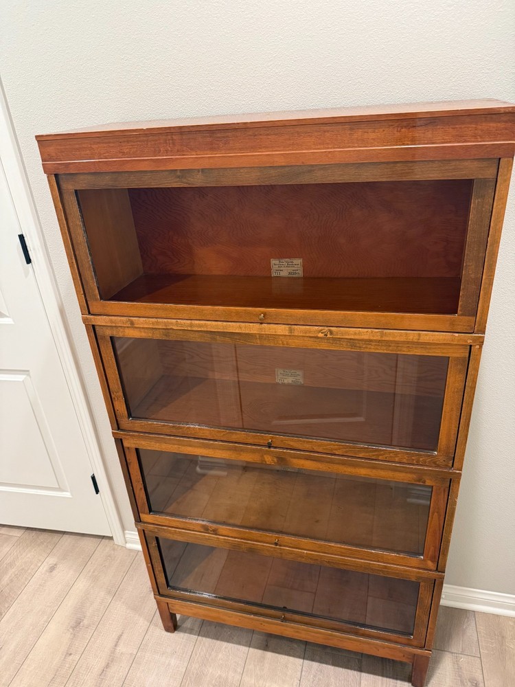 Vintage - Globe Wernicke Sectional Bookcase - Pattern 711 - Grade 3225 1/2
