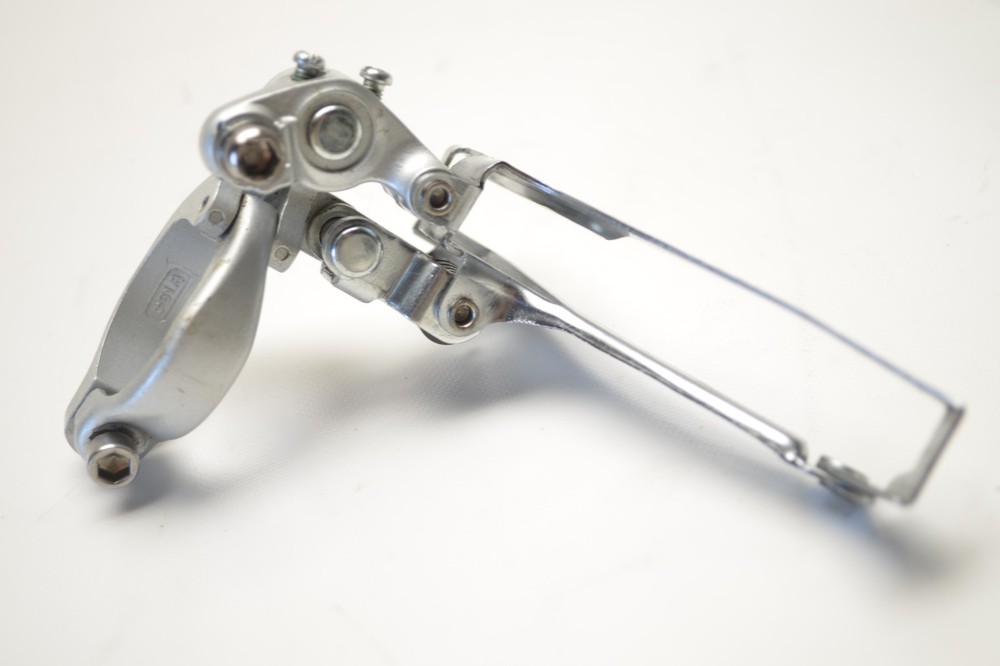 SHIMANO BICYCLE BOTTOM PULL DOUBLE RING FRONT DERAILLEUR 31.8 MM CLAMP FD-2300