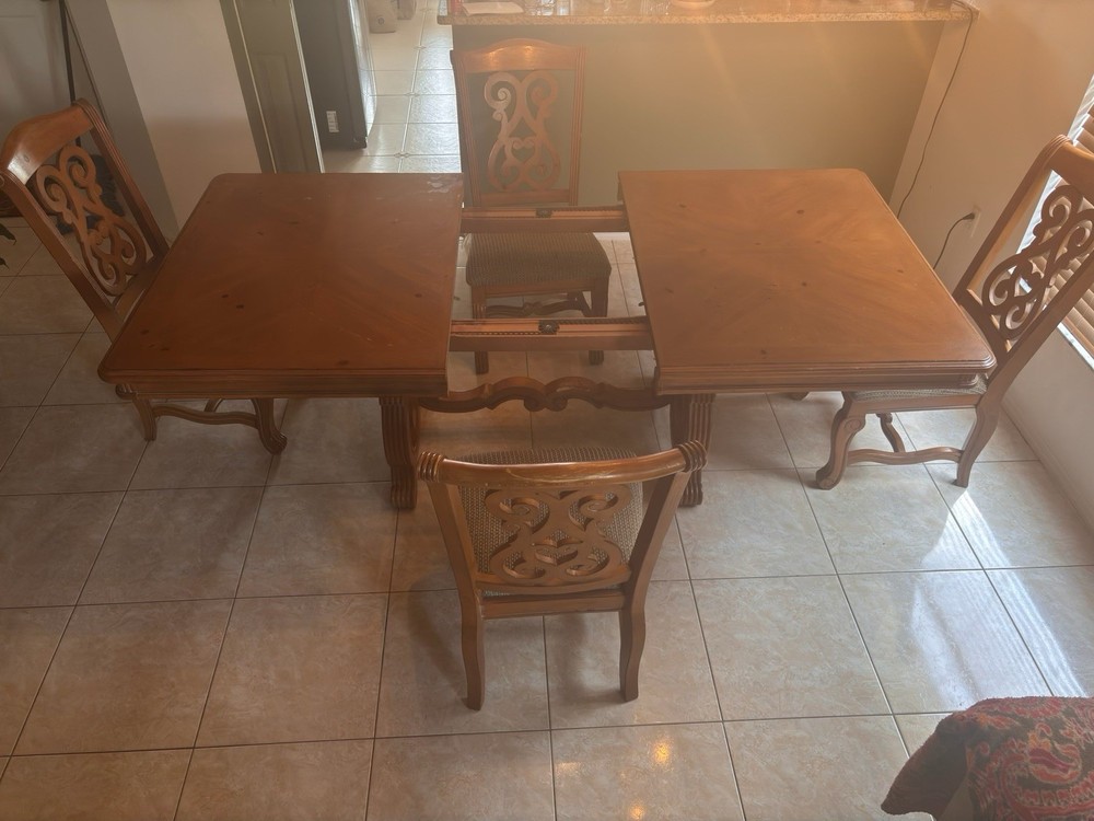 Solid Wood Dining Room Set With leaflet & 4 Chairs